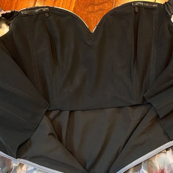 Badgley Mischka corset, floral, knee length, off shoulder dress. - Picture 5 of 8